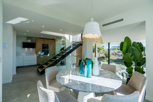 Villa's en halfopen bebouwingen in Cabopino Marbella
