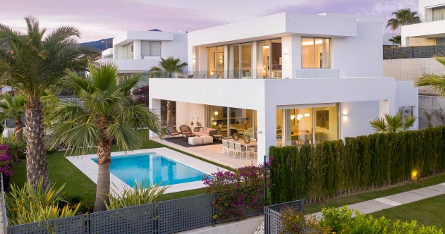 Modern villas in Rio Real, Marbella Marbella
